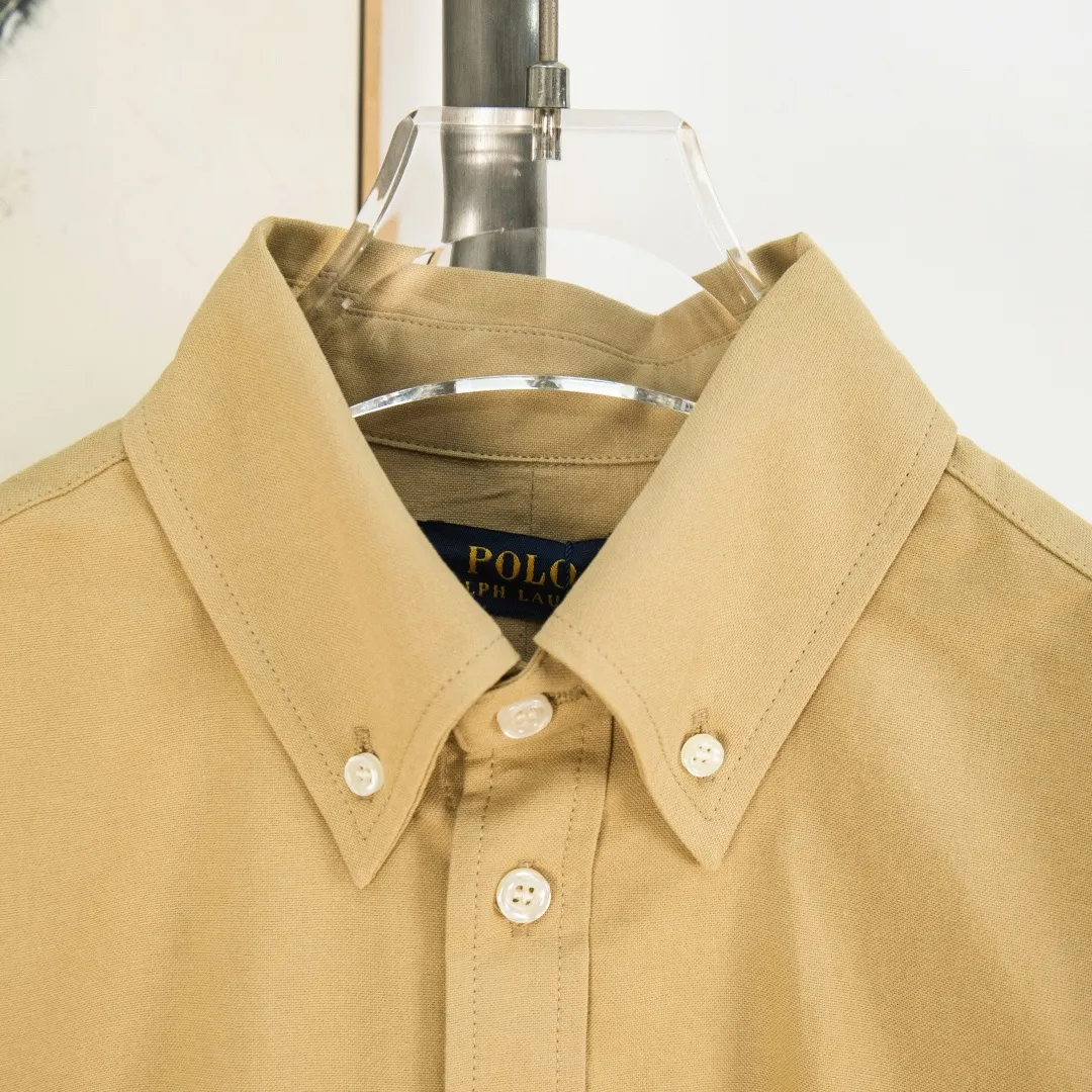 P270 zp version [Exclusive supply] Ralph Lauren/Ralph Lauren's classic evergreen single product 100 cotton Oxford spun old money style casual long-sleeved shirt. 100% restored workmanship. The entire garment is embedded with seams and clean edges. The upper back seams are reorganized for a better fit. ✅ 100 cotton Oxford spun on the face. Pre-wash treatment. The texture is tight and soft. ✅ Custom dyed original pearlescent white bottom buttons. Size partitions. ✅ Special shaped chiffon foil is included in the collar door tube. It is not easy to deform and pull. ✅ RL classic version of the Oxford shirt. The thick and crisp feeling brought by the Oxford cloth. It can be worn alone or as an outer layer. It can be worn in all seasons. It is a must-have item in the wardrobe. Get it with your eyes closed. Color: black, white, pink, blue, carbon gray, khaki, navy blue and red label, dark blue and white label (8 colors) Size: S M L XL Number: WW10973